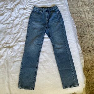 Madewell Curvy Perfect Vintage size 25 medium to dark wash jean